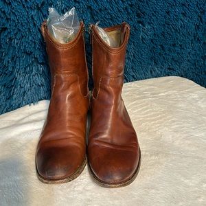 Frye Melissa Button boots. Size 9 1/2